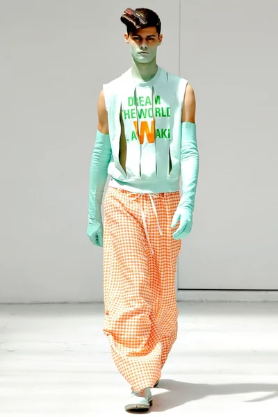 Look 19